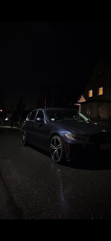 Second-hand BMW 325 218 CP (160 kW) 2005 Berlinǎ