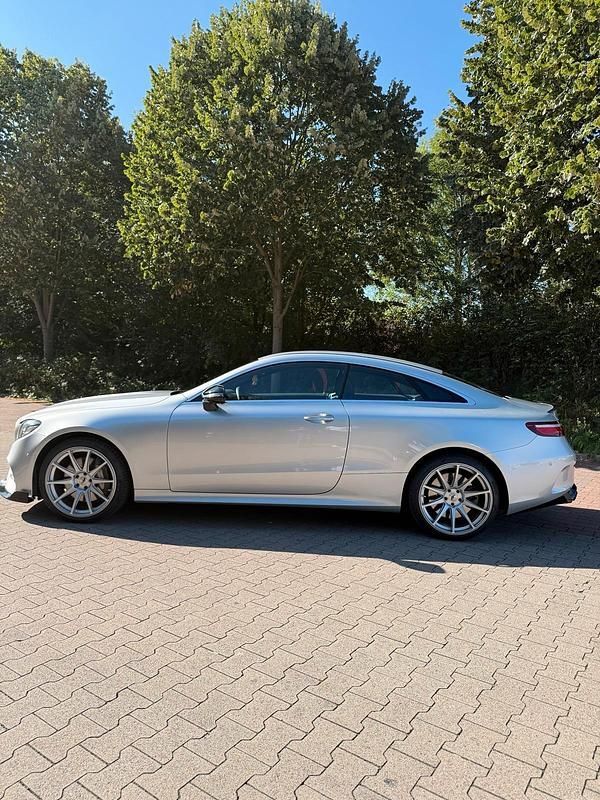 Usata Mercedes E400 333 CV (244 kW) 2017 Grigio Coupé