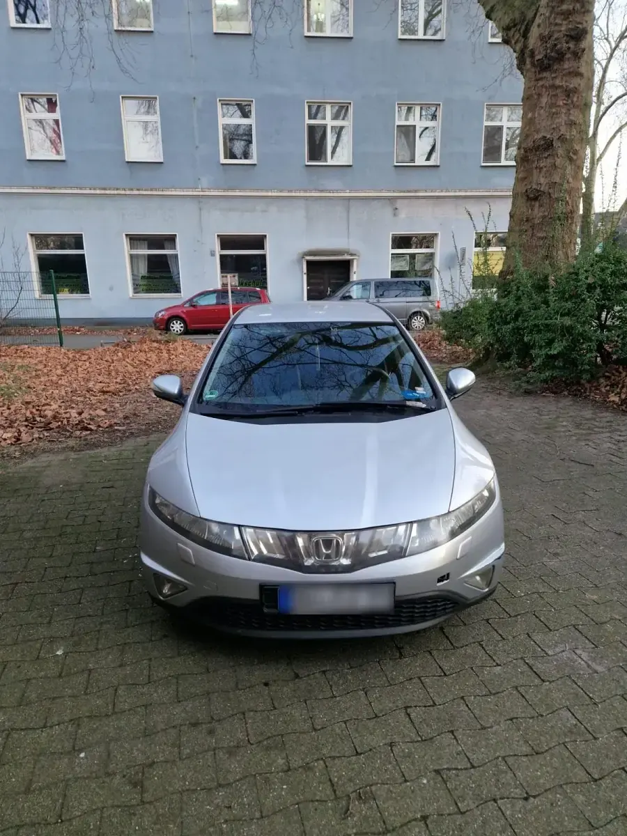 Używany Honda Civic 140 KM (102 kW) 2007 Srebrny Hatchback