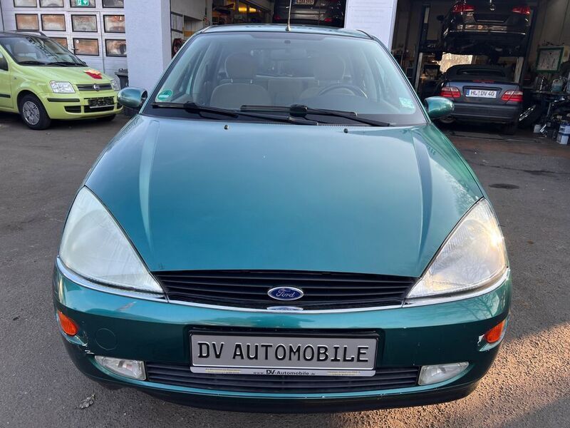 Gebraucht Ford Focus Trend 116 PS (85 kW) 1999 Grün Limousine