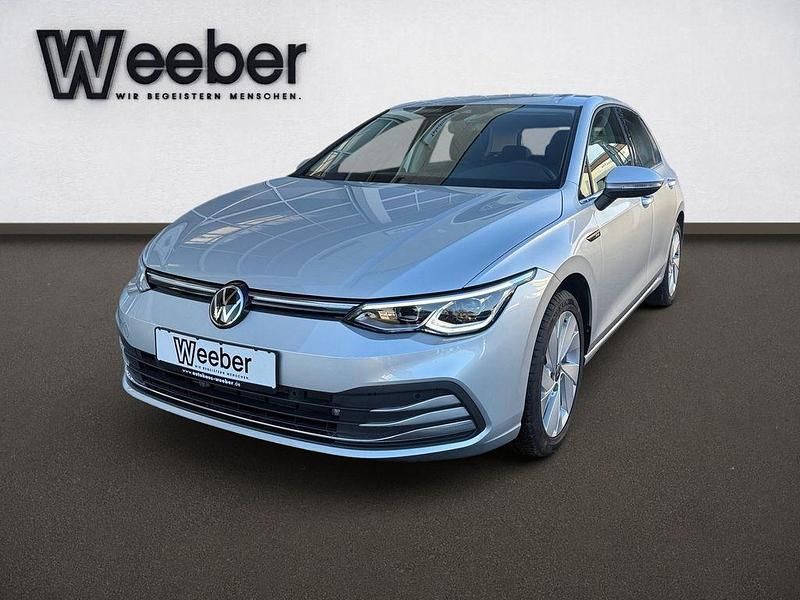 Gebraucht VW Golf VIII Style 131 PS (96 kW) 2023 Silber Limousine