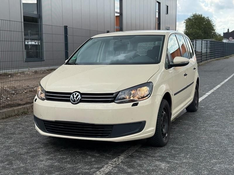 Beige Gebraucht 2014 VW Touran Van / Kleinbus | 2.499 € (Guter Preis) - Bild 1/4