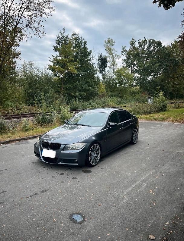 Grau Gebraucht 2006 BMW 325 M Sport Limousine | 9.300 € - Bild 1/4