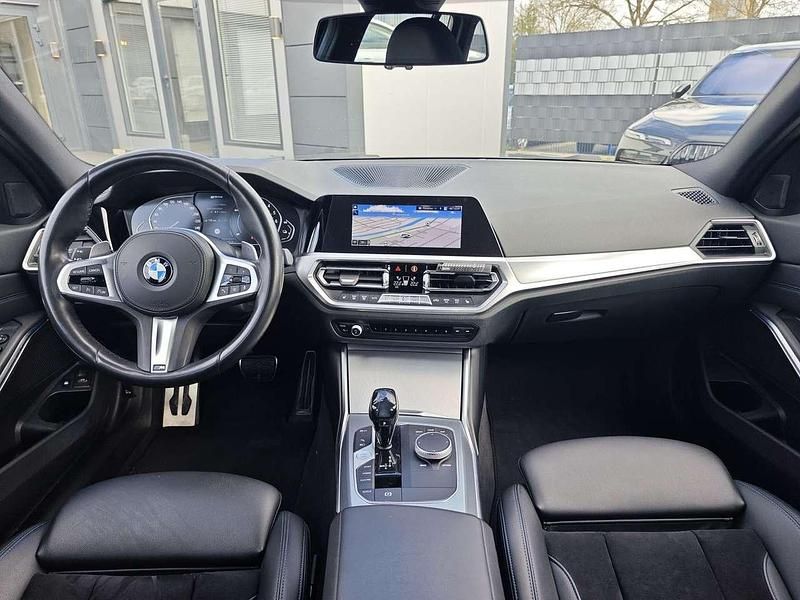 Gebraucht BMW 330e M Sport 252 PS (185 kW) 2020 Dravitgrau metallic Kombi