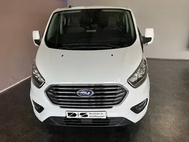 Gebraucht Ford Tourneo Titanium 150 PS (110 kW) 2022 Frozen white Van / Kleinbus