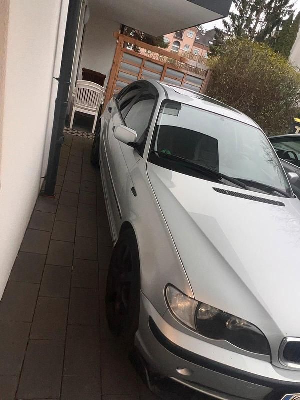 Gebraucht BMW 318 143 PS (105 kW) 2004 Silber Limousine