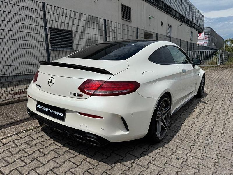 Gebraucht Mercedes C63 AMG AMG 476 PS (350 kW) 2018 Diamantweiss  metalliclack Coupé