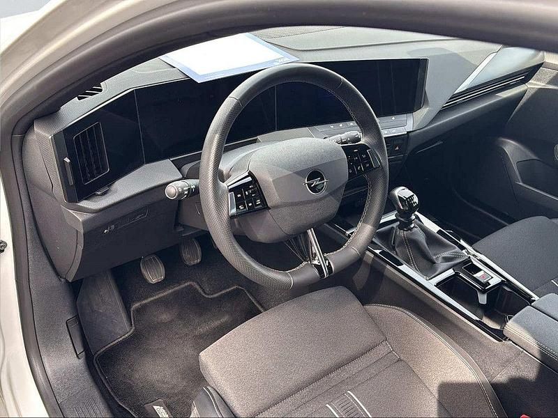 Gebraucht Opel Astra 131 PS (96 kW) 2024 Weiß Kleinwagen