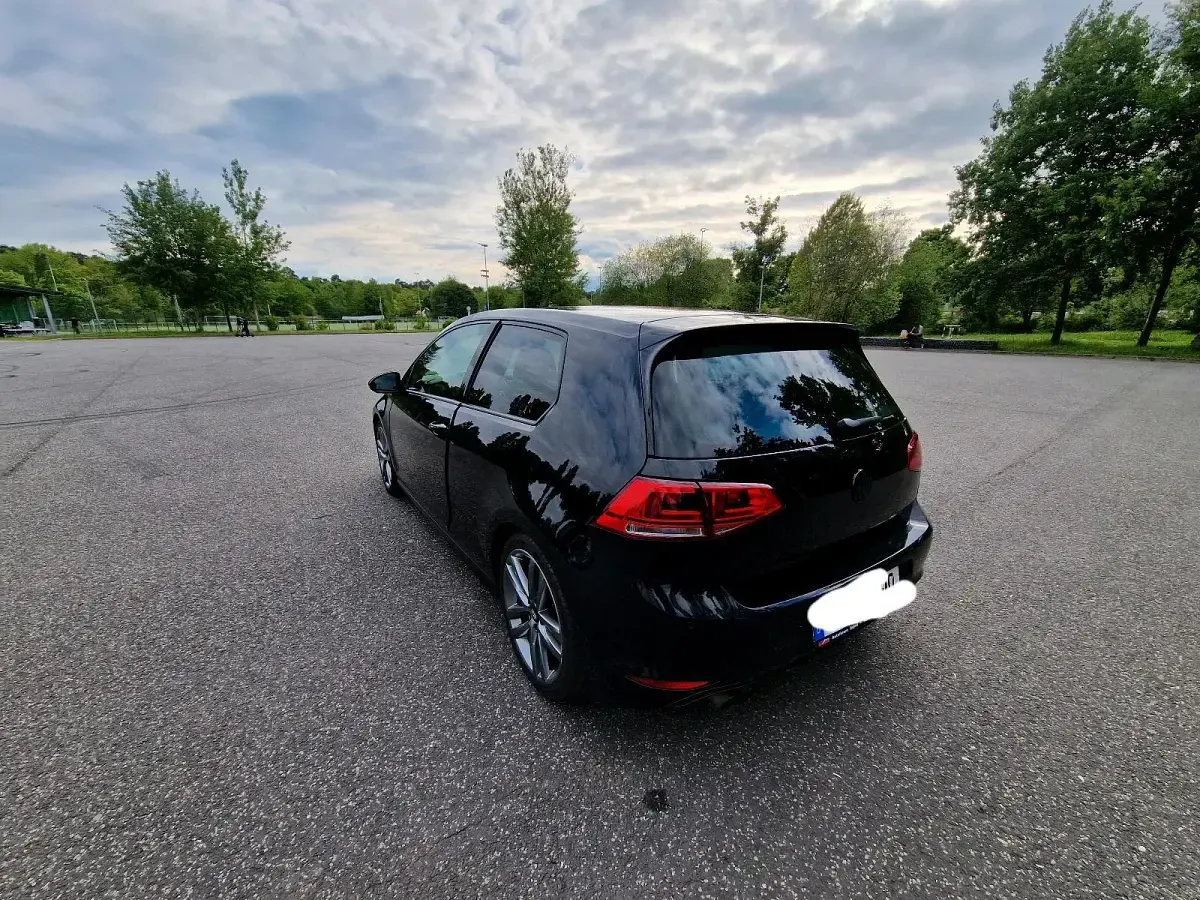 Second-hand VW Golf VII R 100 CP (73 kW) 2014 Negru Berlinǎ