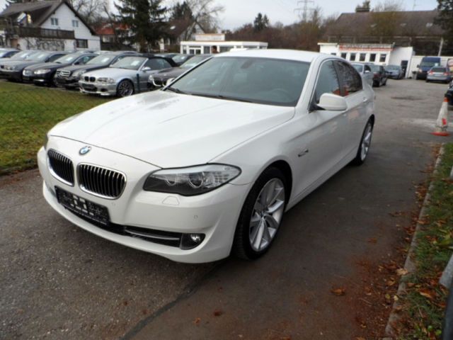 Gebraucht BMW 530 Performance 245 PS (180 kW) 2011 Weiß metallic Limousine