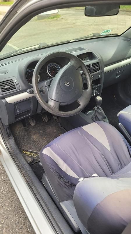 Usata Renault Clio II 2005 Argento Utilitaria