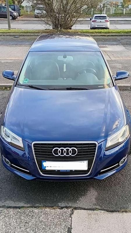 Gebraucht Audi A3 Attraction 125 PS (91 kW) 2011 Blau Limousine