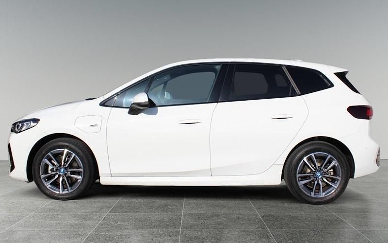 Gebraucht BMW 225 Active Tourer Shadowline 245 PS (180 kW) 2022 Weiß Van / Kleinbus