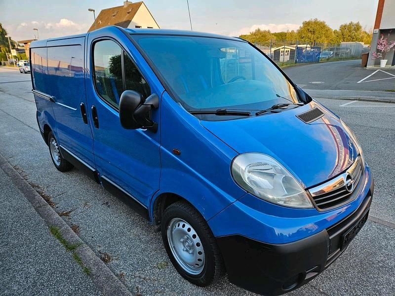 Blau Gebraucht 2008 Opel Vivaro Van | 5.000 € (Etwas zu teuer) - Bild 1/4