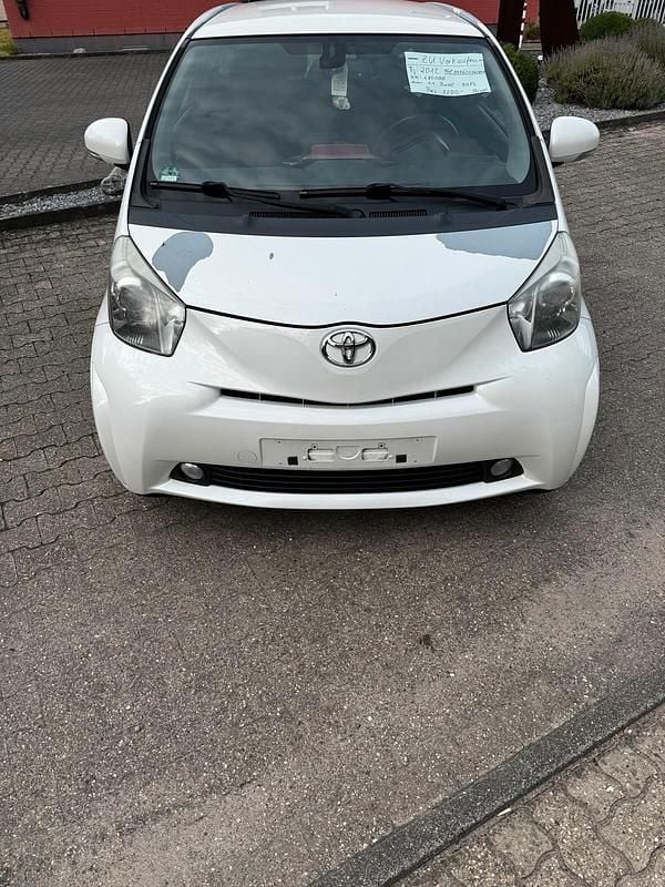 Weiß Gebraucht 2012 Toyota iQ Kleinwagen | 3.100 € (Superpreis) - Bild 1/4