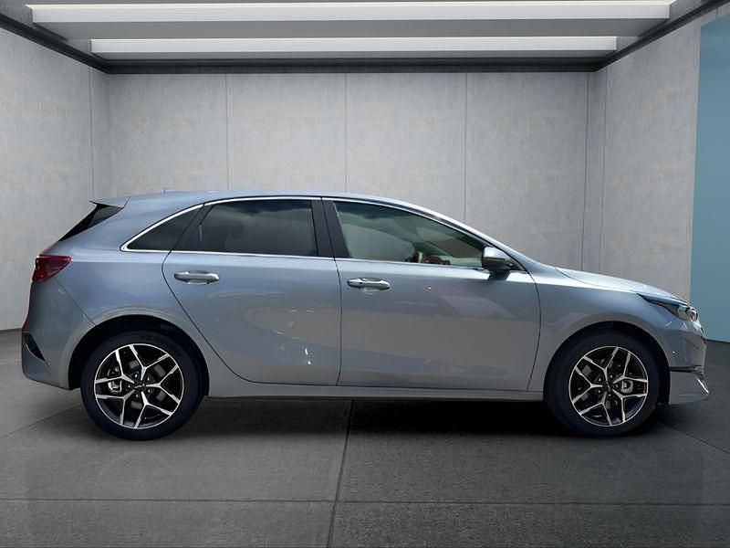 Gebraucht Kia Ceed 140 PS (102 kW) 2025 Silber Kleinwagen