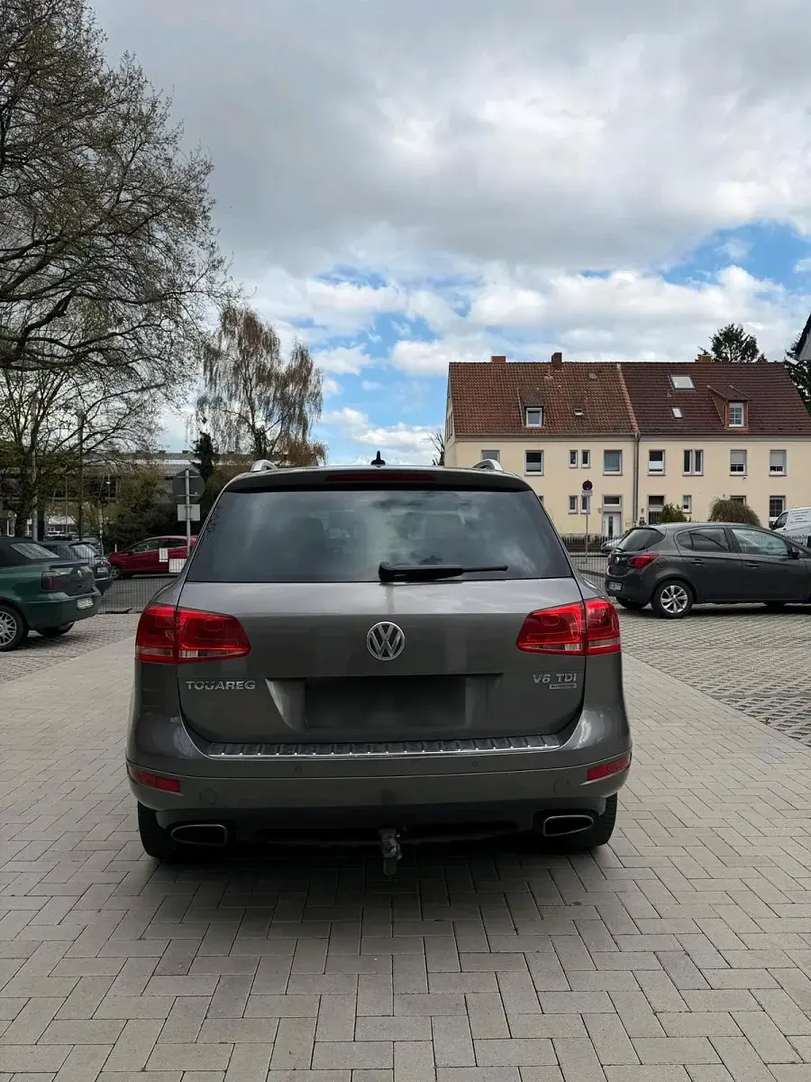 Gebraucht VW Touareg 240 PS (176 kW) 2011 Grau SUV
