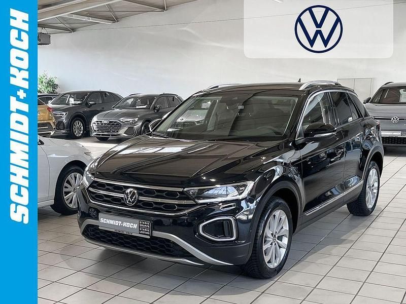 Deep black perleffekt (schwarz) Gebraucht 2025 VW T-Roc Style SUV | 21.850 € (Guter Preis) - Bild 1/4