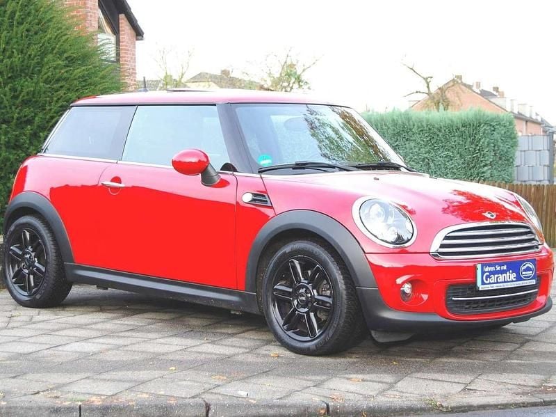 Gebraucht Mini Cooper 122 PS (89 kW) 2014 Chili red Kleinwagen