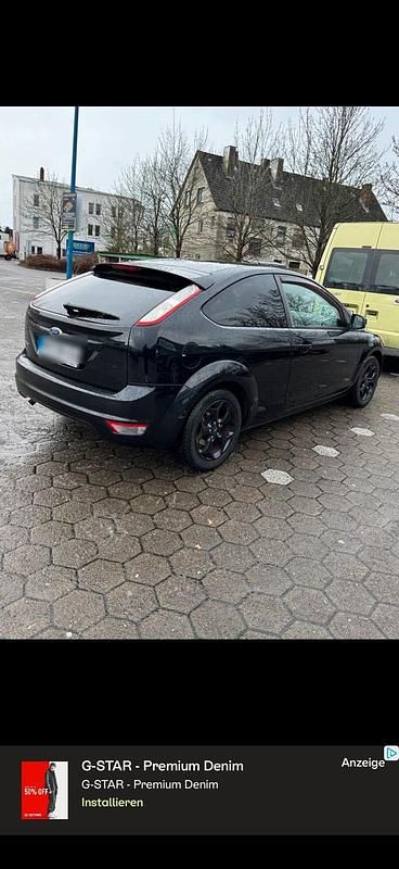 Gebraucht Ford Focus 101 PS (74 kW) 2010 Schwarz Limousine