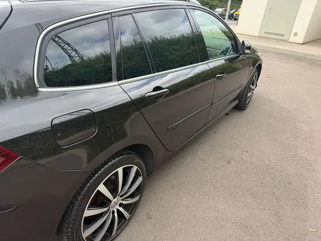 Gebraucht Renault Laguna GrandTour Bose Edition 131 PS (96 kW) 2014 Schwarz Kombi