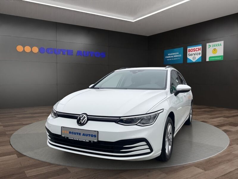 Weiß Gebraucht 2022 VW Golf VIII Life Kombi | 20.850 € (Fairer Preis) - Bild 1/4