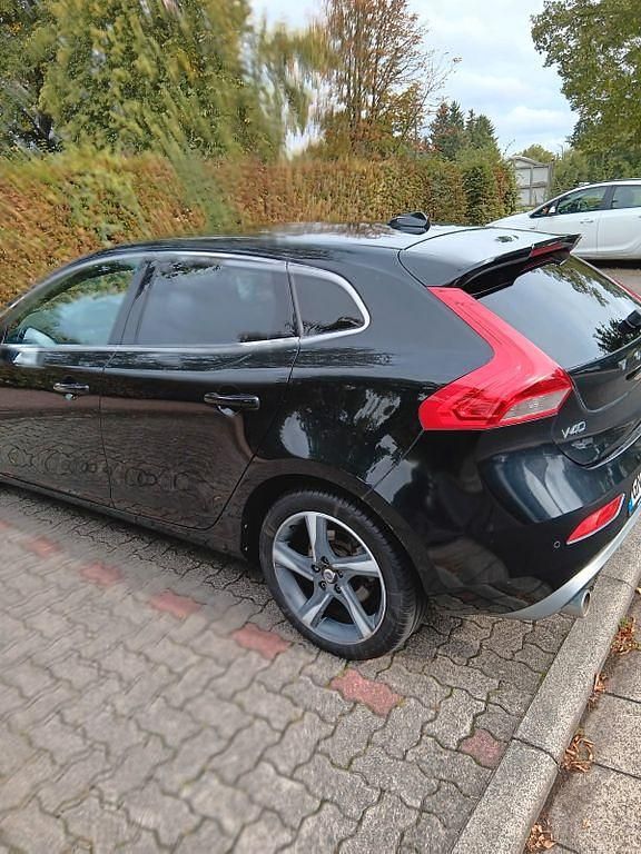 Schwarz Gebraucht 2014 Volvo V40 R-Design Kombi | 9.499 € (Guter Preis) - Bild 1/4