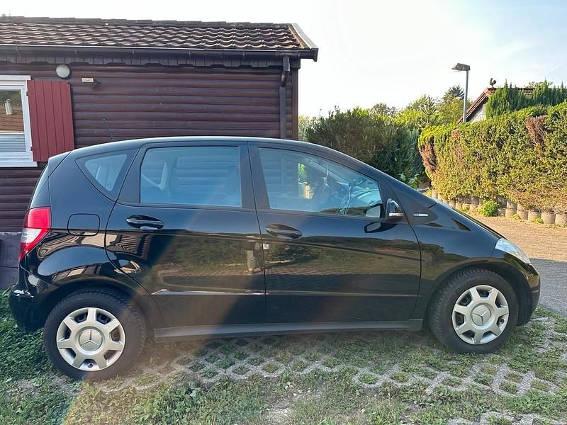 Gebraucht Mercedes A160 95 PS (69 kW) 2010 Schwarz Limousine