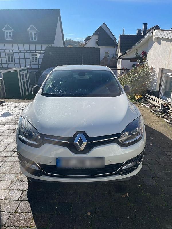 Gebraucht Renault Mégane Coupé Bose Edition 132 PS (97 kW) 2015 Weiß Coupé