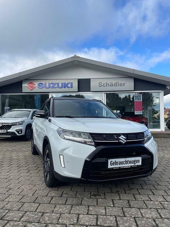 Gebraucht 2025 Suzuki Vitara Comfort+ SUV | 26.590 € (Teuer) - Bild 1/4