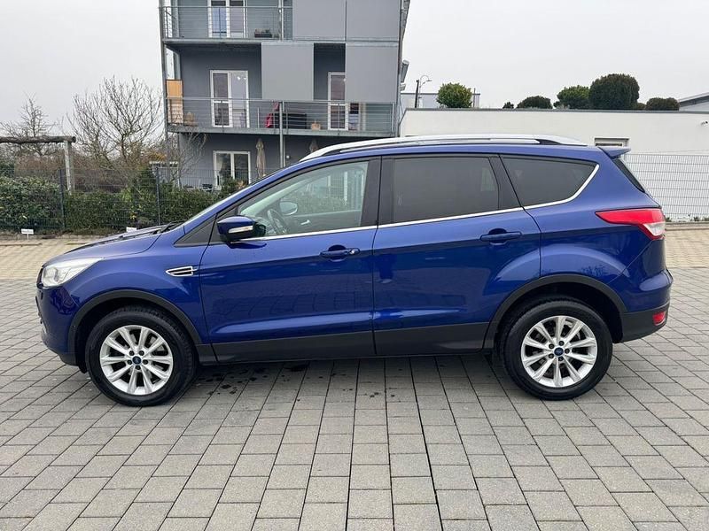 Gebraucht Ford Kuga Titanium 179 PS (131 kW) 2015 Blau SUV