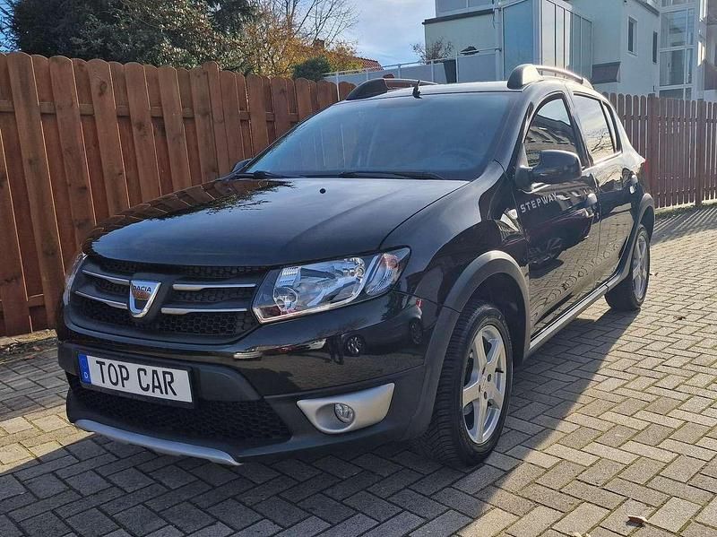 Schwarz Gebraucht 2015 Dacia Sandero Prestige Kleinwagen | 6.999 € (Etwas zu teuer) - Bild 1/4