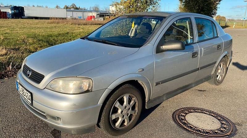 Gebraucht Opel Astra 125 PS (91 kW) 2002 Silber Limousine