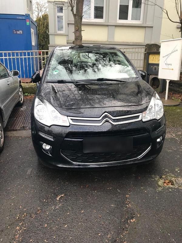 Gebraucht Citroën C3 SELECTION 83 PS (61 kW) 2016 Schwarz Kleinwagen