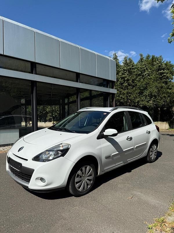 Weiß Gebraucht 2009 Renault Clio GrandTour Kombi | 2.350 € (Fairer Preis) - Bild 1/4