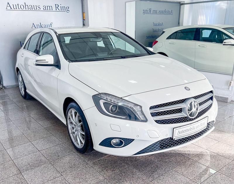 Weiß Gebraucht 2013 Mercedes A200 Kombi | 13.880 € (Fairer Preis) - Bild 1/4