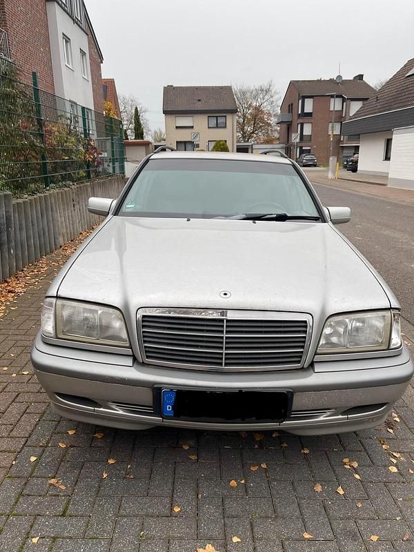 Silber Gebraucht 1998 Mercedes C200 Kombi | 2.000 € (Fairer Preis) - Bild 1/4