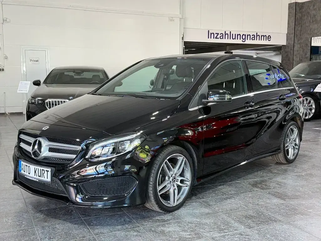 Gebraucht Mercedes B200 AMG line 156 PS (114 kW) 2018 Schwarz Van / Kleinbus