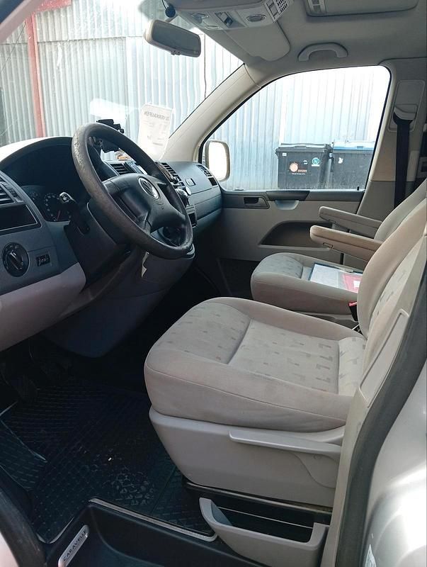 Gebraucht VW Caravelle 174 PS (127 kW) 2007 Silber Van / Kleinbus
