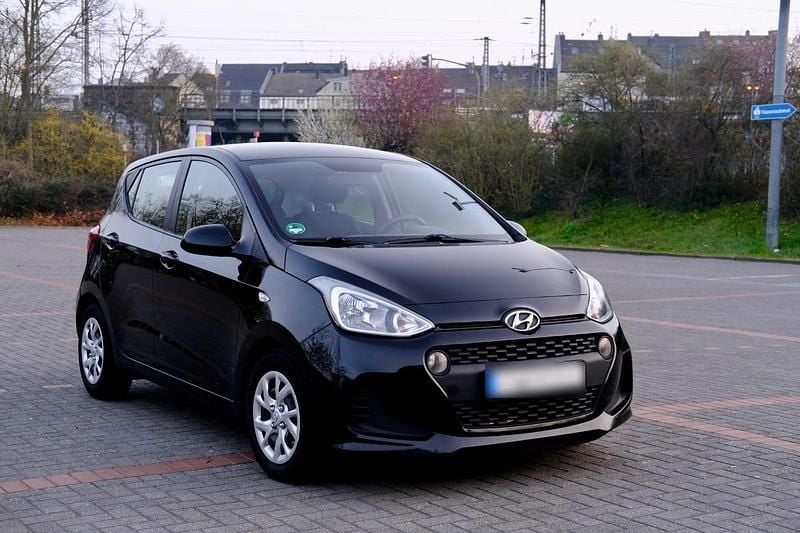Gebraucht Hyundai i10 Trend 87 PS (63 kW) 2017 Schwarz Kleinwagen