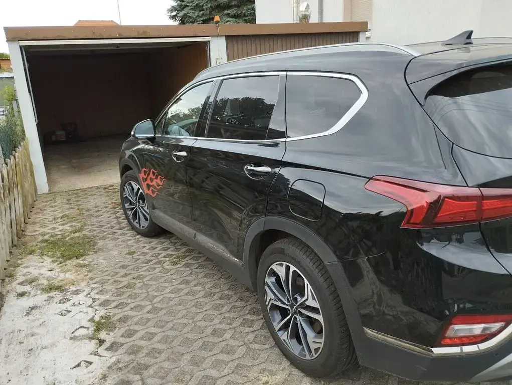 Gebraucht Hyundai Santa Fe Premium 200 PS (147 kW) 2019 Schwarz SUV
