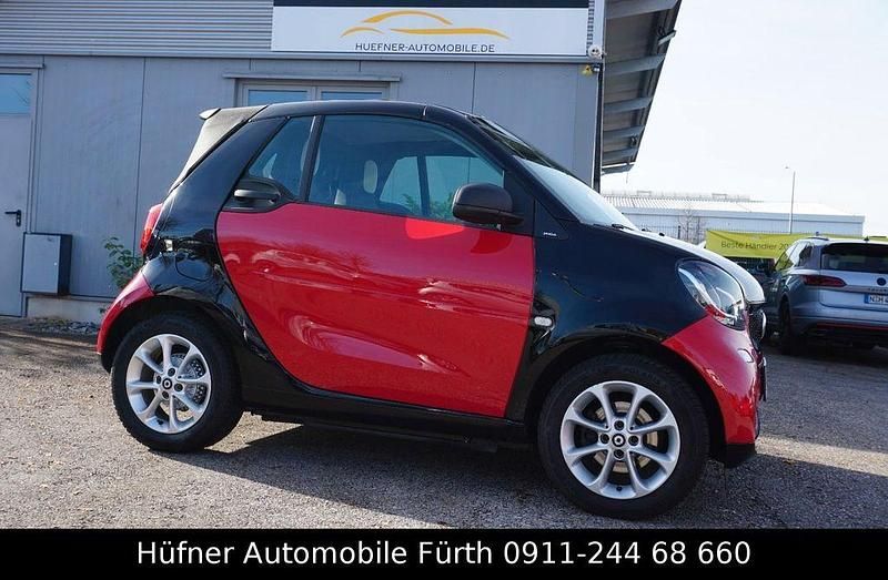 Rot Gebraucht 2019 Smart ForTwo Cabrio Cabrio | 15.777 € (Fairer Preis) - Bild 1/4