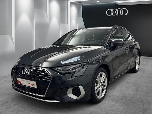 Manhattangrau metallic Gebraucht 2023 Audi A3 Business Limousine | 30.650 € (Fairer Preis) - Bild 1/3