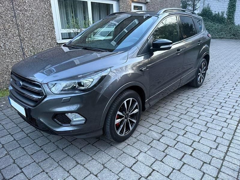Gebraucht Ford Kuga ST-Line 179 PS (131 kW) 2019 Grau SUV