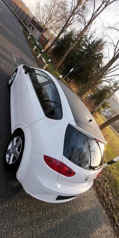 Usata Seat Leon 160 CV (117 kW) 2009 Bianco Utilitaria