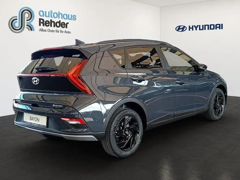 Neu Hyundai Bayon Blackline 90 PS (66 kW) 2026 Grau SUV
