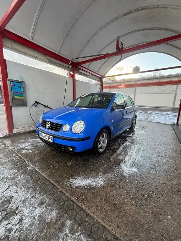 Second-hand VW Polo Basis 64 CP (47 kW) 2003 Albastru Hatchback