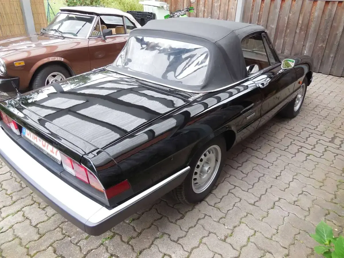 Gebraucht Alfa Romeo Spider 104 PS (76 kW) 1990 Schwarz Cabrio