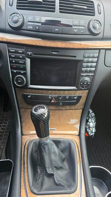 Używany Mercedes E280 Avantgarde 190 KM (139 kW) 2008 Brązowy Kombi