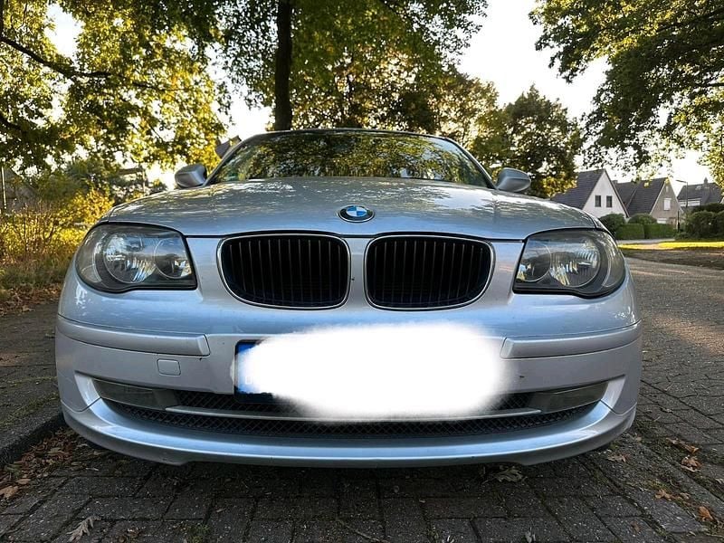 Grau Gebraucht 2010 BMW 116 Kleinwagen | 3.000 € (Fairer Preis) - Bild 1/4